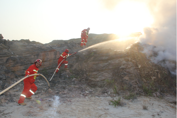 ɭ�������ӽ��и�ѹ����ˮ�ð�װ���贮�����