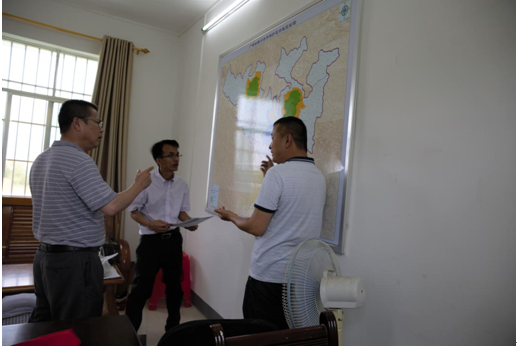 �ֵ����Ա���ܹ���ʦ̷���ԣ���һ�������˽�����α̺���Ȼ������